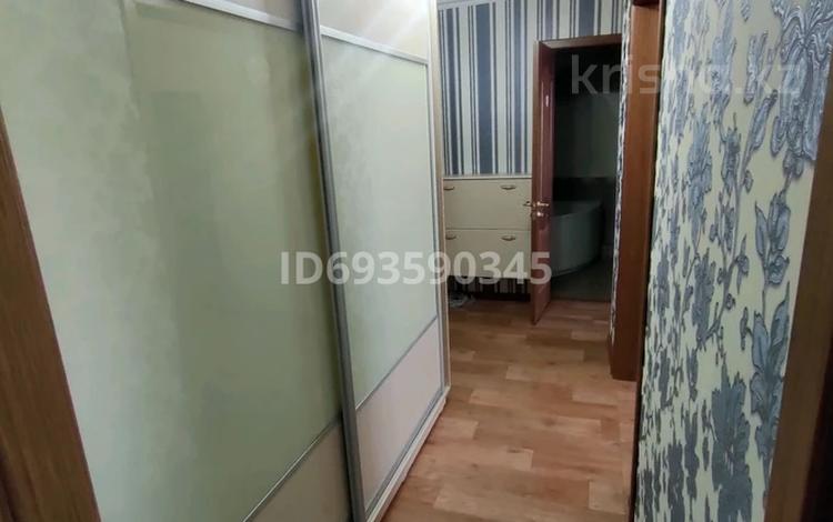 2-бөлмелі пәтер, 48 м², 6/9 қабат, мкр Юго-Восток, Республики 4, бағасы: 23 млн 〒 в Караганде, Казыбек би р-н — фото 4