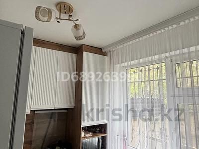 3-комнатная квартира · 60 м² · 1/5 этаж, мкр Новый Город, Ержанова 21 за 26 млн ₸ в Караганде, Казыбек би р-н