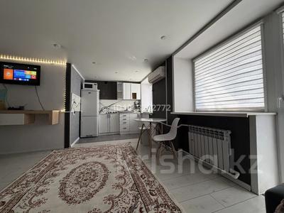2-бөлмелі пәтер · 40 м² · 2/5 қабат, Жаңа қала ш/а., Бухар жырау 56, бағасы: 10 000 ₸ в Караганде, Казыбек би р-н