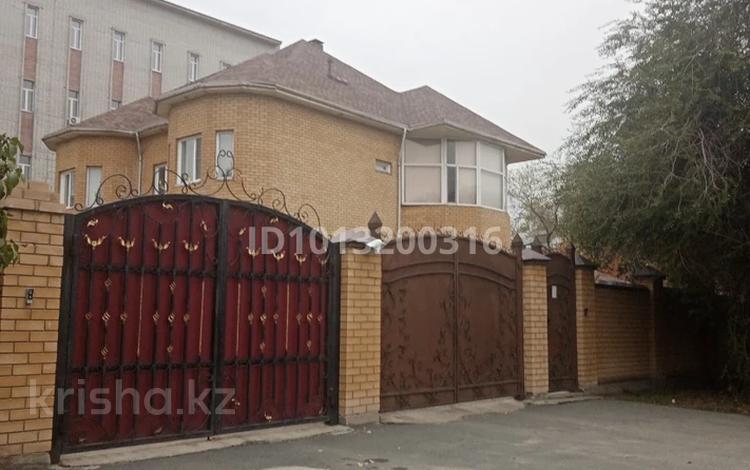 Отдельный дом · 7 комнат · 300 м² · 300 сот., Мамай батыра 72б за 138 млн ₸ в Семее — фото 2