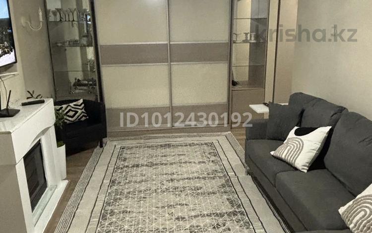 2-комнатная квартира · 42 м² · 1/4 этаж, ул. Серке Кожамкулова за 300 000 ₸ в Алматы, Алмалинский р-н — фото 2
