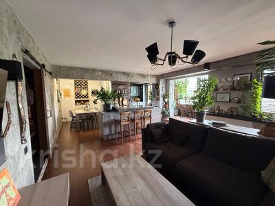 6-бөлмелі пәтер · 160 м² · 8/9 қабат, Жибек-Жолы 81, бағасы: 200 млн ₸ в Алматы, Алмалинский р-н