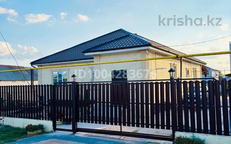 Отдельный дом · 5 комнат · 165 м² · 10 сот., Жаңа 8 за 48 млн 〒 в Аксае — фото 2