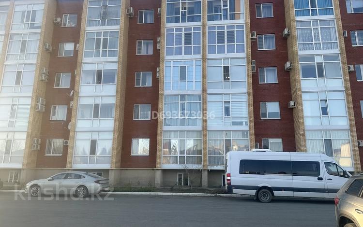 1-комнатная квартира, 51 м², 1/5 этаж, мкр Астана 43 за 22 млн 〒 в Уральске, мкр Астана — фото 11