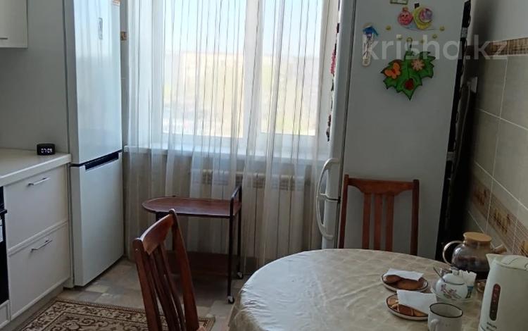 4-комнатная квартира · 80 м² · 6/10 этаж, ДОКУЧАЕВА 5а — Супермаркет адал цемпоселок за 36 млн ₸ в Семее — фото 2