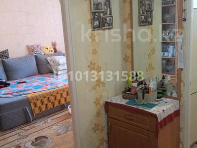 2-бөлмелі пәтер · 52 м² · 8/10 қабат, 2 ш/а., Братьев Жубановых 285 — Рынок Алтай, бағасы: 17.5 млн ₸ в Актобе, мкр 8