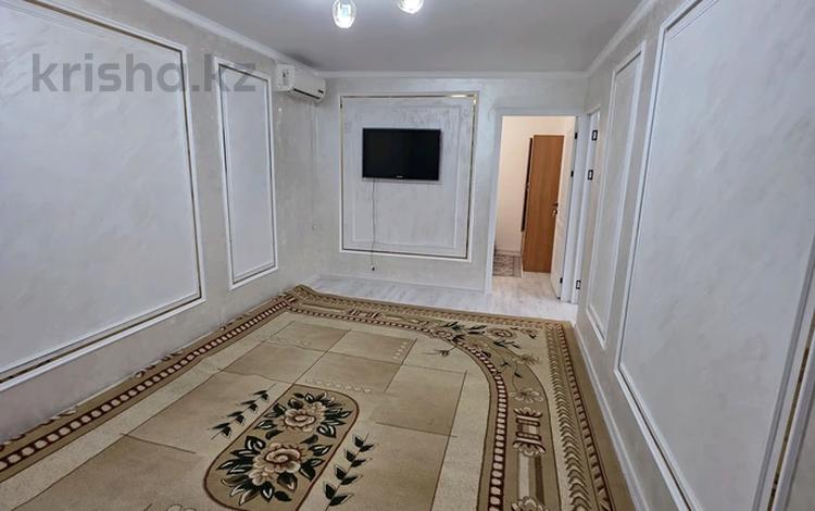 3-комнатная квартира · 70 м² · 3/5 этаж, АБДЫРАЗАКОВА за 160 000 ₸ в Шымкенте, Аль-Фарабийский р-н — фото 2