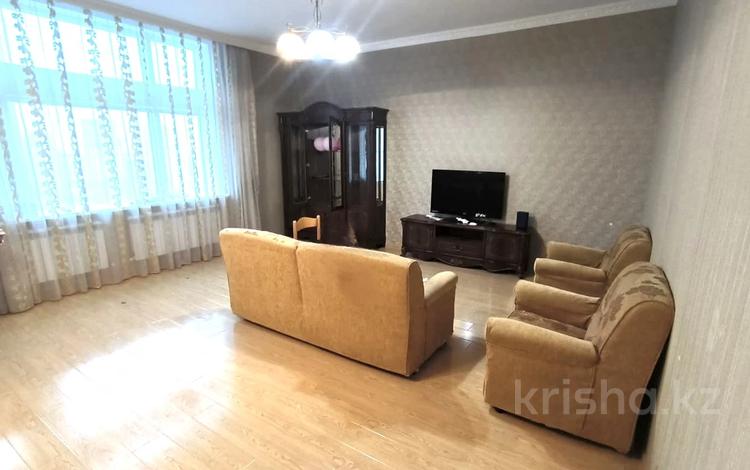3-комнатная квартира · 127 м² · 10/32 этаж, Динмухаммед Кунаев 12 — Кунаева за 450 000 ₸ в Астане, Есильский р-н — фото 2
