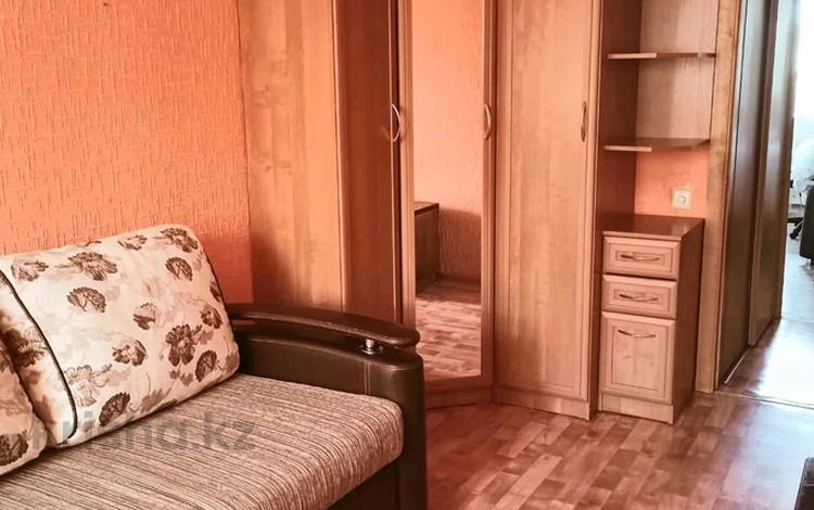 3-комнатная квартира, 58 м², 3/5 этаж, Жабаева за 16 млн 〒 в Петропавловске — фото 2