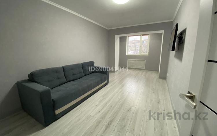 2-комнатная квартира, 53 м², 2/4 этаж, 2-й мкр 31 за 11.5 млн 〒 в Актау, 2-й мкр — фото 2