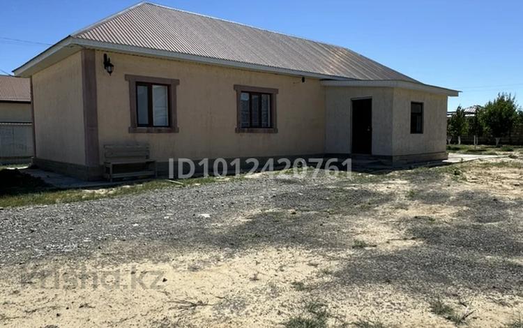 Отдельный дом · 3 комнаты · 120 м² · 10 сот., Жадырасын 66 — улица Шыңғыстау за 25 млн ₸ в Кульсары — фото 2