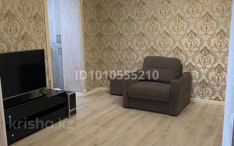 2-бөлмелі пәтер · 54 м² · 3/14 қабат, мкр Самал-1 — Жолдасбекова- Мендикулова, бағасы: 400 000 ₸ в Алматы, Медеуский р-н — фото 2