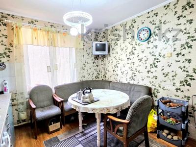2-бөлмелі пәтер · 52 м² · 4/5 қабат, мкр Аксай-3Б, бағасы: 33.5 млн ₸ в Алматы, Ауэзовский р-н