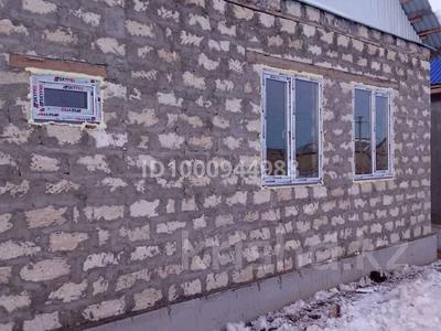 Продажа домов и дачи в Атырауской обл.: Отдельный дом · 4 комнаты · 96 м² · 8 сот., мкр Зарослый, М Абуов 26 за 10 млн 〒 Отдельный дом · 4 комнаты · 96 м² · 8 сот., мкр Зарослый, М Абуов 26 за 10 млн 〒 в Атырау