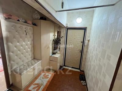 3-бөлмелі пәтер · 64 м² · 1/5 қабат, мкр Верхний Отырар 53 — перечение улицы Рыскулова и Байтерекова, бағасы: 30 млн ₸ в Шымкенте, Туран р-н