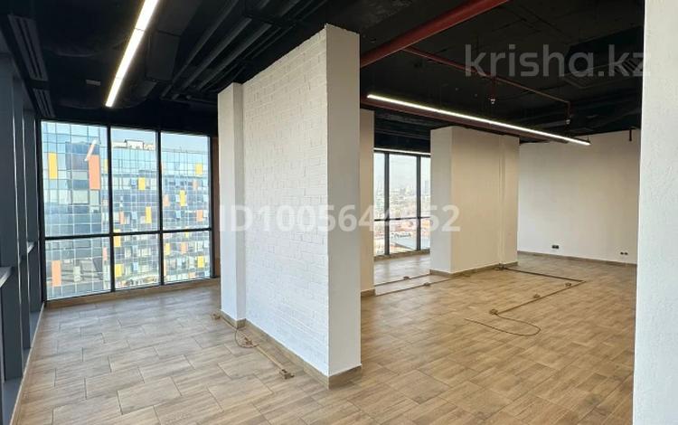 Офисы, образование, кабинеты и рабочие места, студии · 204 м² за ~ 1.9 млн 〒 в Алматы, Алмалинский р-н — фото 26