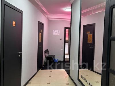 Свободное назначение, офисы, азс, автосервисы и автомойки, общепит, салоны красоты, бани, гостиницы и зоны отдыха, медцентры и аптеки, образование, развлечения · 331 м² за 140 млн ₸ в Караганде, Казыбек би р-н