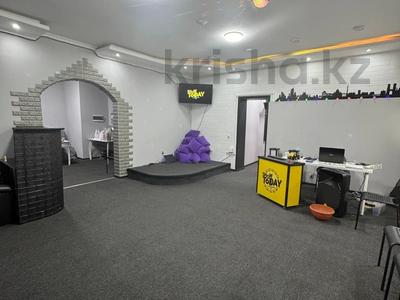 Свободное назначение, офисы, азс, автосервисы и автомойки, общепит, салоны красоты, бани, гостиницы и зоны отдыха, медцентры и аптеки, образование, развлечения · 331 м² за 130 млн 〒 в Караганде, Казыбек би р-н