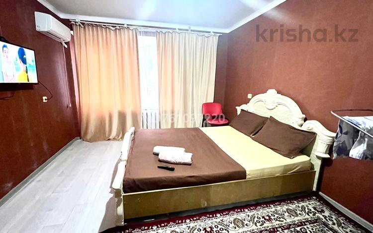 1-комнатная квартира · 40 м² · 3/5 этаж, Паримбетова 4 — Возле Selena Star , Жд Болница за 10 000 ₸ в  — фото 2
