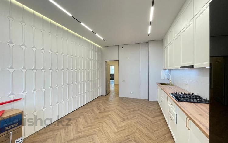 3-комнатная квартира · 134.26 м² · 5/9 этаж, мкр Нурсая, Елорда 19а за 92.5 млн ₸ в Атырау — фото 47