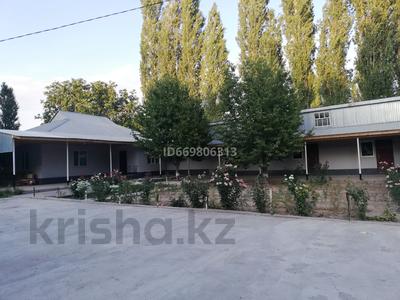 Отдельный дом · 5 комнат · 200 м² · 30 сот., Тастумсык 1 за 25 млн 〒 в Тюлькубасе