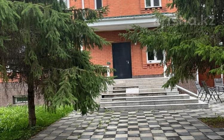 Отдельный дом · 5 комнат · 320 м² · 4.5 сот., Назарбаева за 165 млн ₸ в Костанае — фото 2
