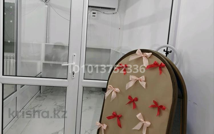 Офисы, магазины и бутики, салоны красоты, кабинеты и рабочие места · 35 м² за 250 000 ₸ в Костанае — фото 3