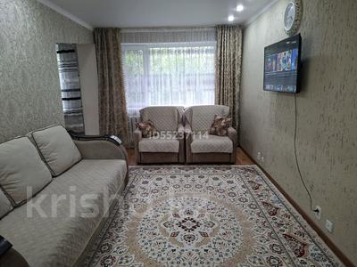 2-комнатная квартира · 56 м² · 1/5 этаж, Байтурсынова — Утепбаева 50 за 15 000 ₸ в Семее