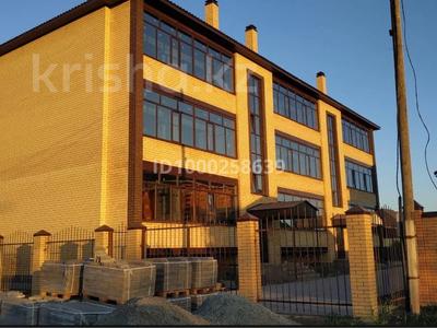 3-комнатная квартира · 106.1 м² · 1/3 этаж, мкр Кадыра Мырза-Али, Туякберды Шамелова 14 — Яблоневая за 55 млн ₸ в Уральске