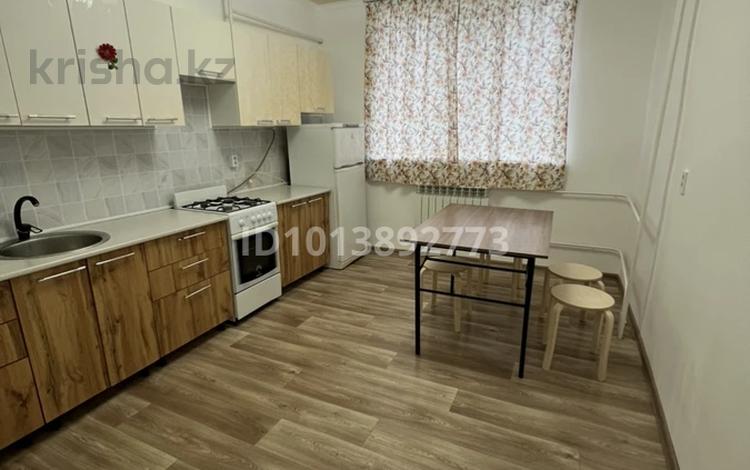 1-комнатная квартира · 38 м² · 1/4 этаж, мкр Нурсая 9 за 150 000 ₸ в Атырау — фото 2