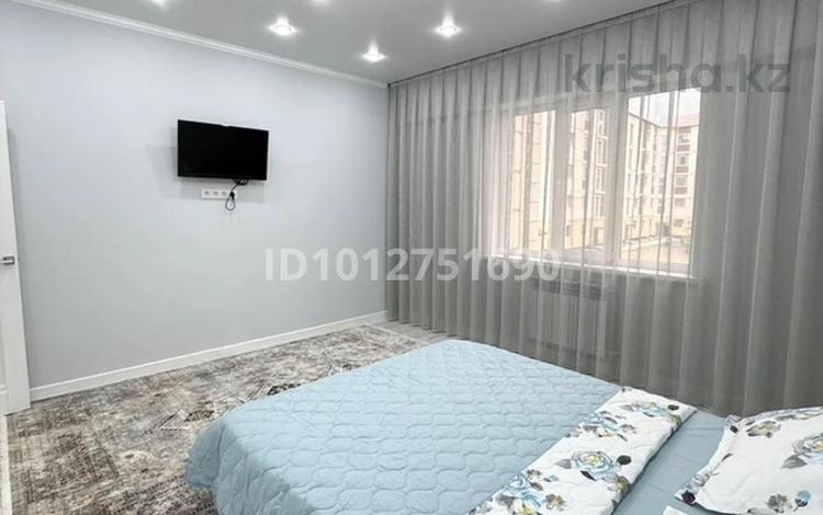1-комнатная квартира · 45 м² · 2/9 этаж, мкр Нурсая, Елорда 6/3 за 2 500 ₸ в Атырау — фото 2