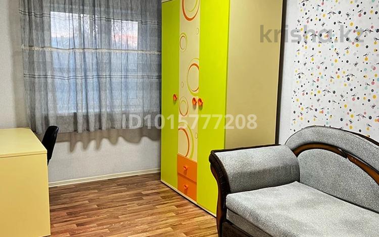 4-комнатная квартира · 90 м², Ауэзова 164 за 250 000 ₸ в Щучинске — фото 2