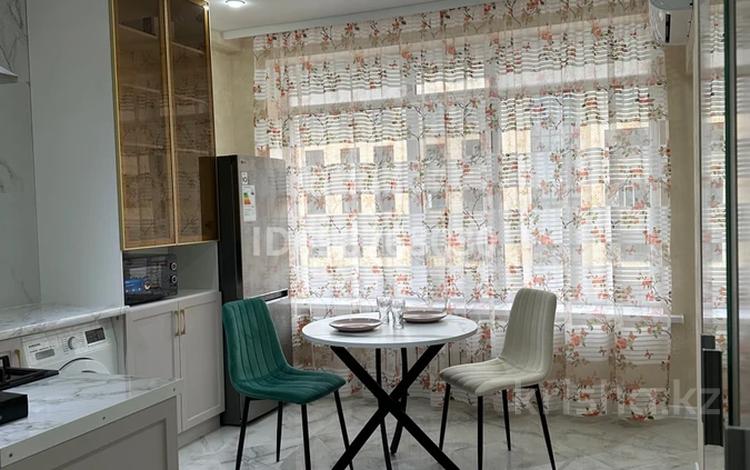 1-бөлмелі пәтер · 38.6 м² · 7/9 қабат, мкр Центральный, Абая 26/2 — Драмтеатр, бағасы: 15 000 〒 в Атырау — фото 2