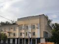 12-комнатная квартира, 300 м², 3/3 этаж, Богенбай батыра за 265 млн 〒 в Алматы, Медеуский р-н