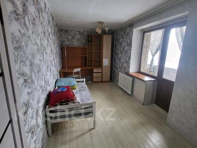 2-бөлмелі пәтер · 50 м² · 8/9 қабат, проспект Абая 16, бағасы: 13.8 млн ₸ в Усть-Каменогорске