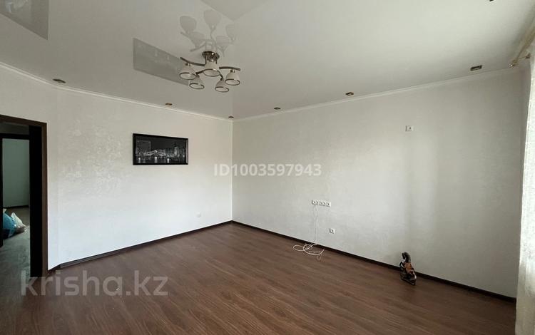 3-комнатная квартира · 90 м² · 5/5 этаж, мкр. Алтын орда, Батыс 2 10Г — Угол Тауелсиздик - Х.Досмухамедова за 34.5 млн 〒 в Актобе — фото 3