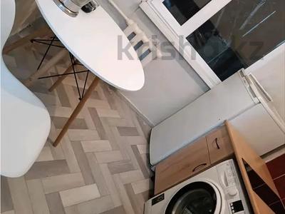 1-комнатная квартира · 33 м² · 1/5 этаж, мкр Юго-Восток, Рыскулова — Средняя школа №81, Поликлиника №5, Ясли-сад №61 "Айголек", Карагандинский транспортно-технологический колледж, Карагандинский Банковский колледж, Карагандинский государственный университет им. академика Е.А. Букетова, Областной медицинский центр, ТЦ "Раха", Детский медицинский центр за 12.5 млн ₸ в Караганде, Казыбек би р-н