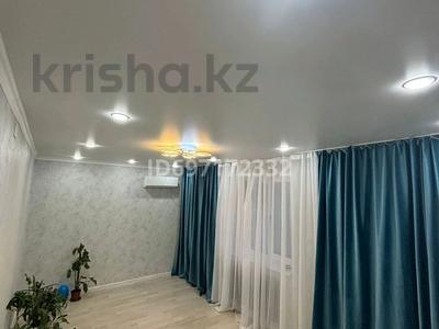 3-бөлмелі пәтер, 60 м², 1/4 қабат, 1 микрорайон 16дом, бағасы: 9 млн 〒 в Жанаозен