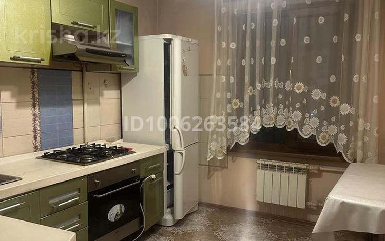 4-бөлмелі пәтер · 80 м² · 3/5 қабат, Жандосова — Жандосова розыбакиева, бағасы: 400 000 ₸ в Алматы, Бостандыкский р-н — фото 2