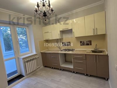 2-комнатная квартира, 53.4 м², 2/5 этаж, мкр 11 15 — 9 школа, керуен сити за 17.5 млн 〒 в Актобе, мкр 11