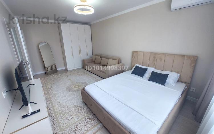 1-комнатная квартира · 35 м² · 12/14 этаж, Хусейн бен талал 41 за 250 000 ₸ в Астане, Есильский р-н — фото 2