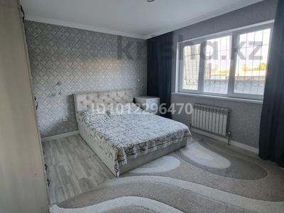 3-бөлмелі пәтер · 84 м² · 3/10 қабат, Мкр Аксай, Б. Момышулы 25 — Жубанова- Момышулы, бағасы: 66.5 млн ₸ в Алматы, Ауэзовский р-н