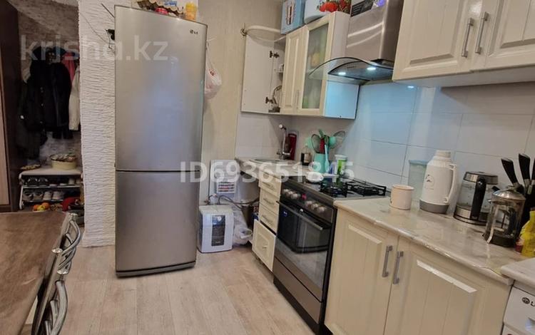 4-бөлмелі пәтер · 80 м² · 1/9 қабат, мкр Юго-Восток, Республики 4, бағасы: 34 млн ₸ в Караганде, Казыбек би р-н — фото 6