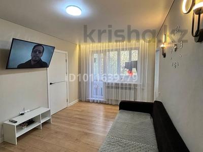2-комнатная квартира · 47 м² · 2/5 этаж, мкр Юго-Восток, Мкр Юго-Восток, 30й микрорайон 25 — Гапеева 25 за 15 000 ₸ в Караганде, Казыбек би р-н
