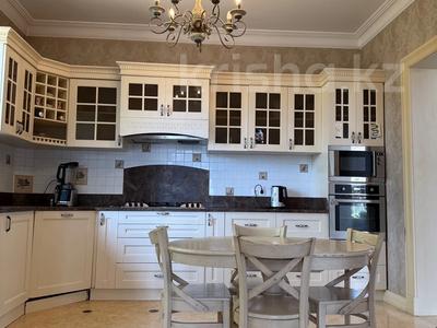 Отдельный дом · 7 комнат · 330 м² · 6 сот., Дулати за 220 млн 〒 в Алматы, Бостандыкский р-н