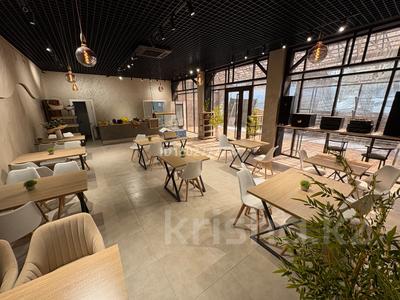 Свободное назначение, офисы, магазины и бутики, склады, салоны красоты, фитнес и спорт, медцентры и аптеки, образование, развлечения, конференц-залы, кабинеты и рабочие места, студии · 300 м² за 2 млн 〒 в Алматы, Бостандыкский р-н