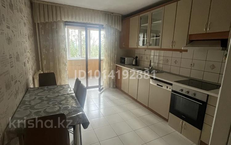 4-комнатная квартира · 115 м² · 3/9 этаж, Мкр «Самал» 10 — Ул.Республика за 18 000 ₸ в Астане, Сарыарка р-н — фото 3
