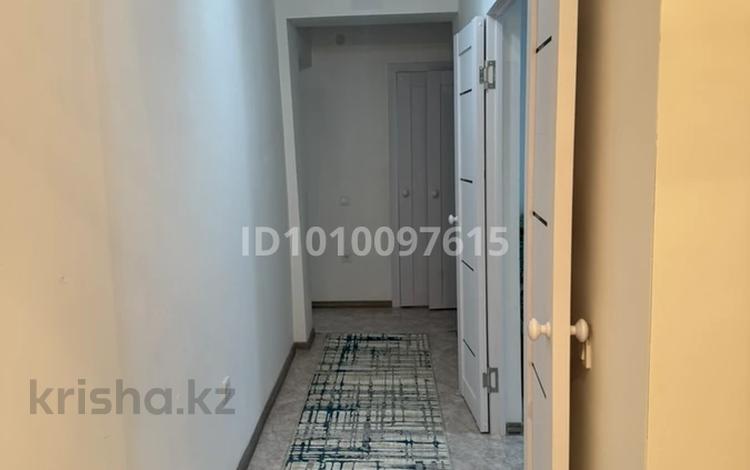 3-комнатная квартира · 62.9 м² · 5/9 этаж, Карагайлы 74 13 за 200 000 〒 в Семее — фото 2