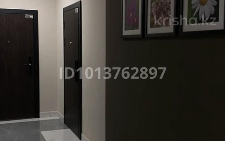 1-комнатная квартира · 42 м² · 11/12 этаж, Аль-Фараби 11 за 32.5 млн ₸ в Астане, Есильский р-н — фото 2