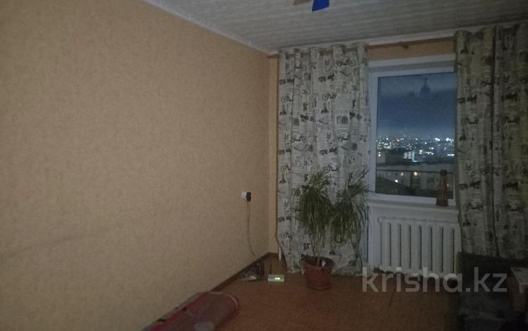 2-бөлмелі пәтер, 54 м², 14/16 қабат, Республики, бағасы: 20 млн 〒 в Караганде, Казыбек би р-н — фото 2